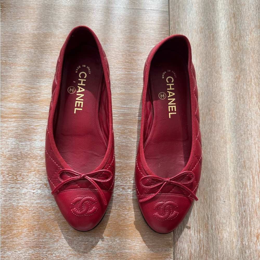 CHANEL Burgundy Ballet Flats
